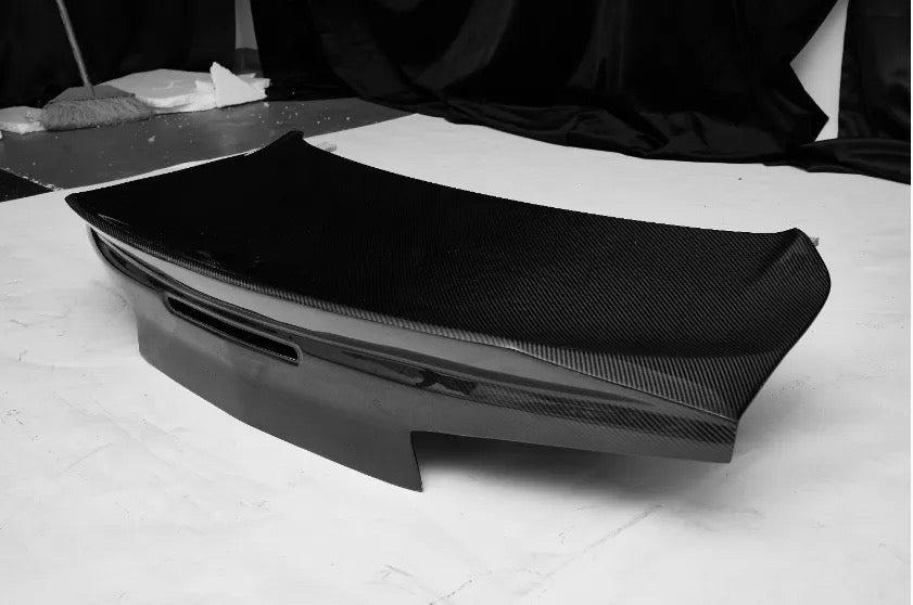 OAC Carbon Fiber Chevrolet Camaro Trunk with Integrated Duckbill Spoiler (16-24)